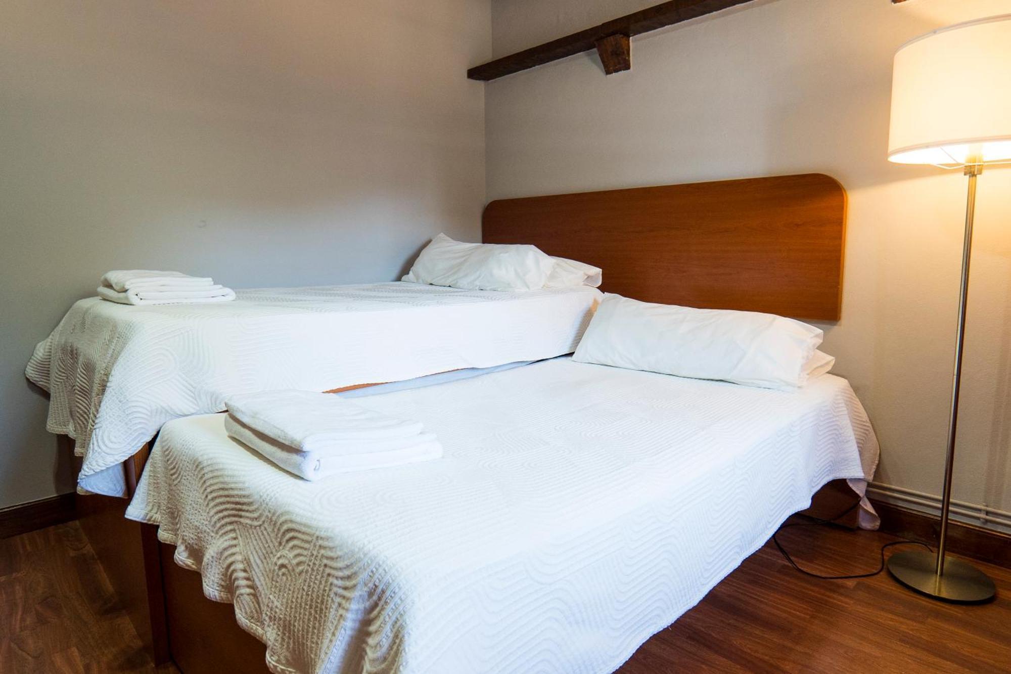 Paratene Ostatu Habitaciones 에란디오 외부 사진