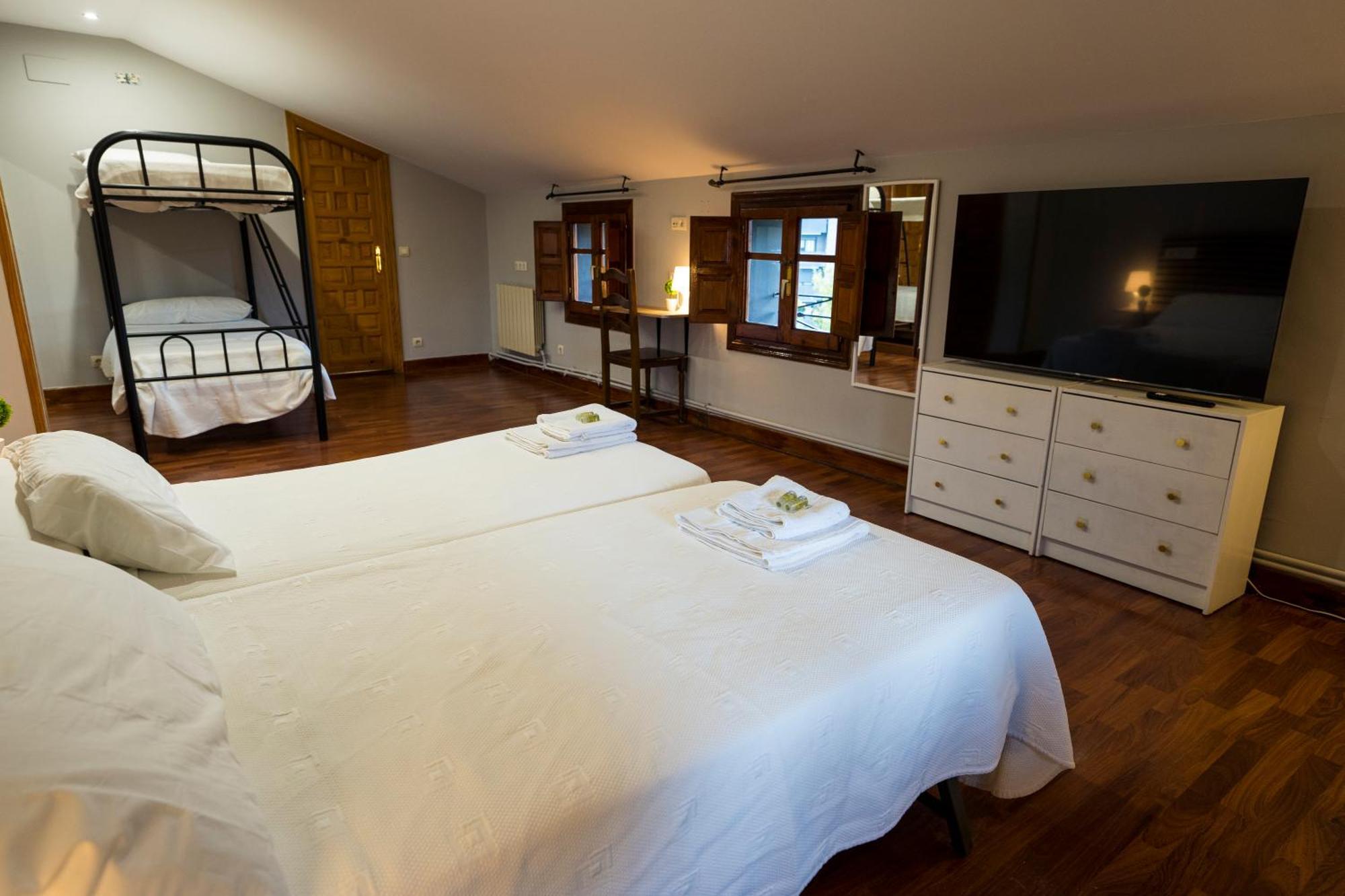 Paratene Ostatu Habitaciones 에란디오 외부 사진