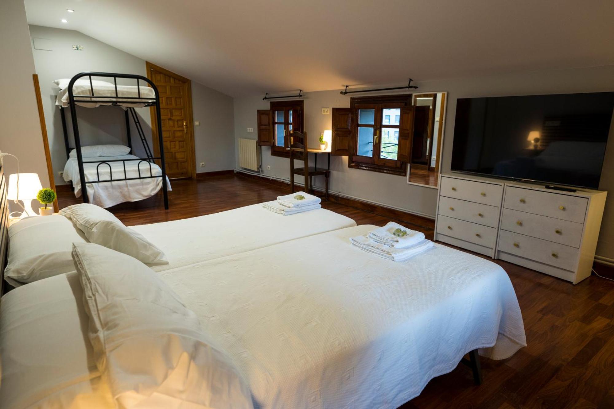 Paratene Ostatu Habitaciones 에란디오 외부 사진