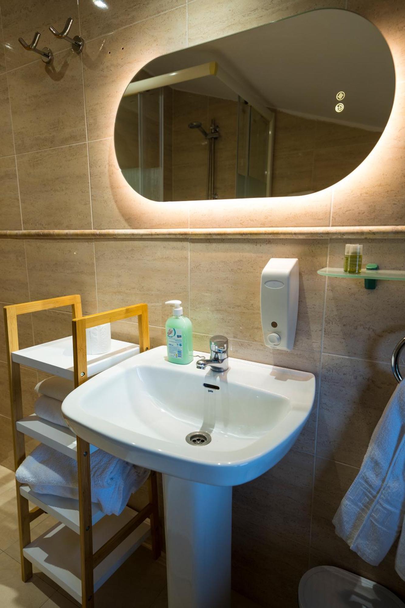 Paratene Ostatu Habitaciones 에란디오 외부 사진