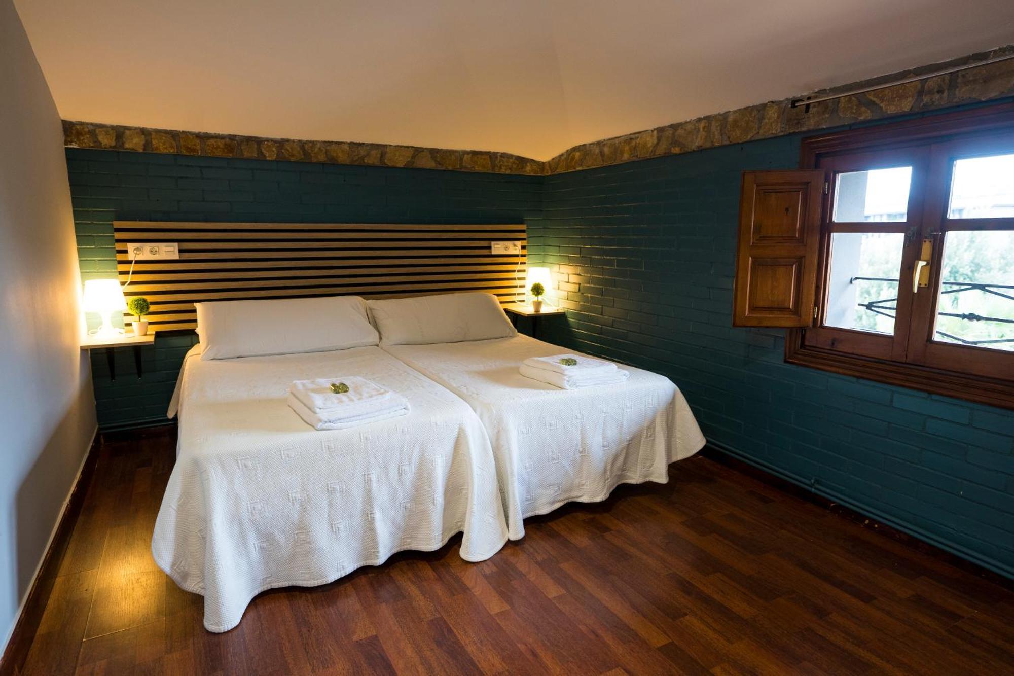 Paratene Ostatu Habitaciones 에란디오 외부 사진