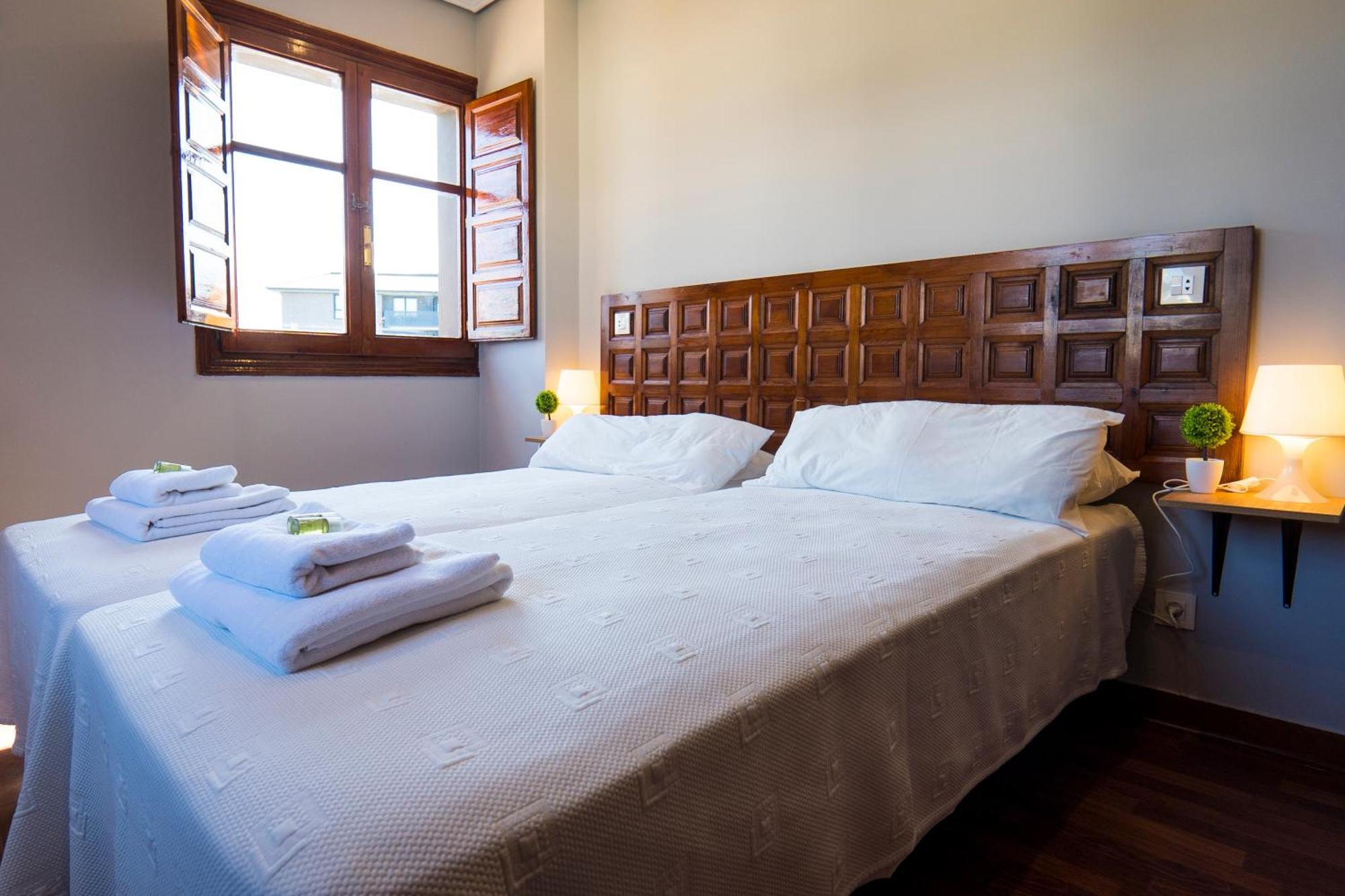 Paratene Ostatu Habitaciones 에란디오 외부 사진